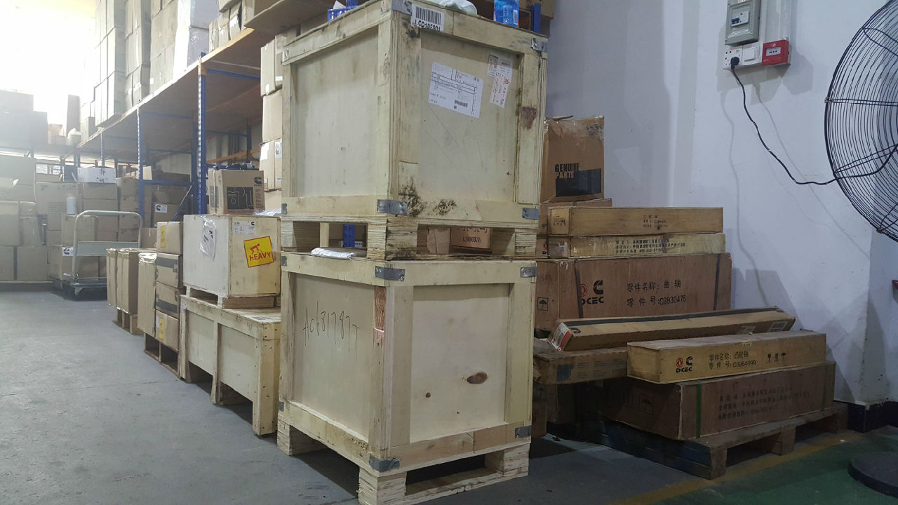 廠庫一角 (15) 廠庫一角 (15)